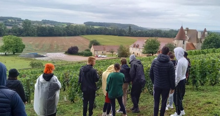 Les Bac Professionnel Restaurant du lycée Valéry Larbaud dans les vignes Les Bac Professionnel Restaurant du lycée Valéry Larbaud dans les vignes