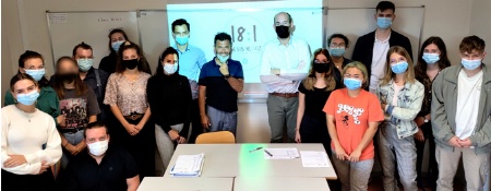 La promotion de Licence Professionnelle « Produits des terroirs, circuits courts et gastronomie » La promotion de Licence Professionnelle « Produits des terroirs, circuits courts et gastronomie »