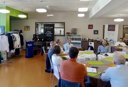 Les participants ont échangé idées et expériences dans le cadre d'ateliers. Les participants ont échangé idées et expériences dans le cadre d'ateliers.