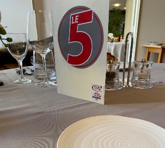 Univers « grande carte » restaurant d'application le 5