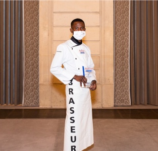 Losseny Doumbia, apprenti brasseur à la Brasserie de la Plaine Losseny Doumbia, apprenti brasseur à la Brasserie de la Plaine