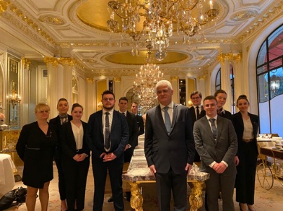 Les BTS MHR du lycée hôtelier Maurice Marland avec Denis Courtiade