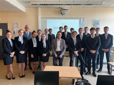Les étudiants de deuxième année BTS MHR Option C de Sainte-Anne accueillent Alexandre Cherel Les étudiants de deuxième année BTS MHR Option C de Sainte-Anne accueillent Alexandre Cherel
