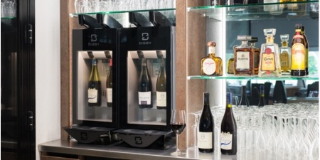 Les professionnels de demain seront maintenant formés aux atouts du service au verre avec le DUO, nouveau distributeur du fabricant français Digby. Les professionnels de demain seront maintenant formés aux atouts du service au verre avec le DUO, nouveau distributeur du fabricant français Digby.