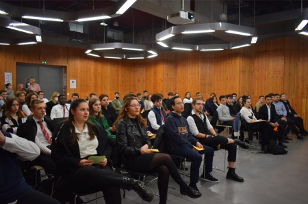 Les classes de BTS et de Terminale du lycée hôtelier de Lille (LHIL) sensibilisées aux violences dans le milieu de la restauration