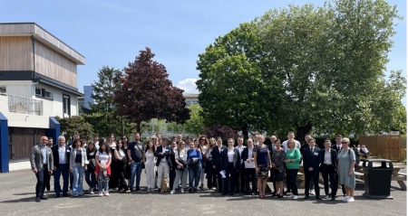 Partenaires européens dans la cour du lycée Sainte-Anne de St-Nazaire