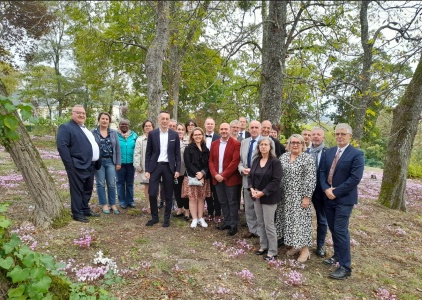 Le comité dans le parc du lycée des Métiers de l'Hôtellerie et du Tourisme de Blois Le comité dans le parc du lycée des Métiers de l'Hôtellerie et du Tourisme de Blois