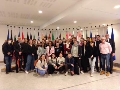Les étudiants du lycée Rabelais au parlement européen de Bruxelles Les étudiants du lycée Rabelais au parlement européen de Bruxelles