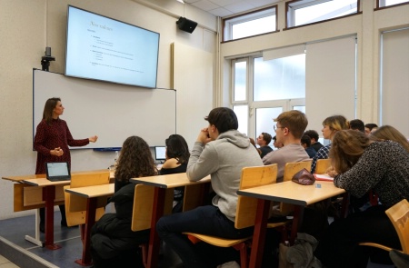 Intervention de Bérangère Loiseau devant les terminales BAC PRO et BAC STHR Intervention de Bérangère Loiseau devant les terminales BAC PRO et BAC STHR