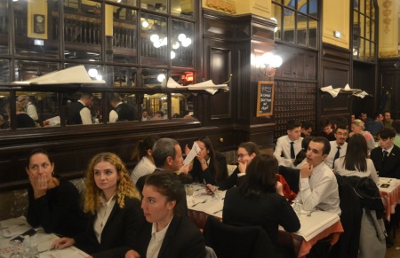 Les BTS MHR option C du Lycée Rabelais chez Bouillon Chartier