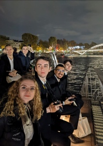 Paris by Night en bateau mouche pour les Les BTS MHR option C du Lycée Rabelais