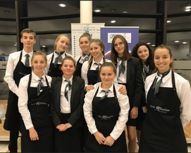La brigade service du lycée hôtelier du Touquet