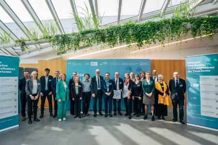 Les membres du Réseau des écoles universitaires de tourisme se sont retrouvés le 17 mars au Salon mondial du tourisme, à Paris. Les membres du Réseau des écoles universitaires de tourisme se sont retrouvés le 17 mars au Salon mondial du tourisme, à Paris.