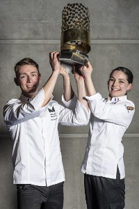 L'équipe française, Sibyle Bertho et Paul Turco, victorieuse en cuisine-pâtisserie.