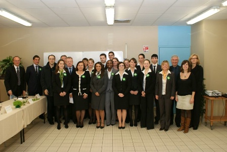 Élèves et intervenants de la table ronde au lycée Guillaume Tirel le 4 décembre dernier. Élèves et intervenants de la table ronde au lycée Guillaume Tirel le 4 décembre dernier.