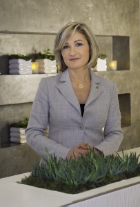 Anna Pierzak, directrice du spa Mandarin Oriental Paris : 'Un soin a été créé pour se détendre et éliminer l'accumulation des ondes.'