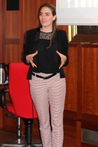 Flora Desbrosses, consultante en stratégie social media.