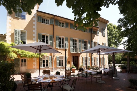 L'Hostellerie de l'Abbaye de La Celle, hôtel 5 étoiles Alain Ducasse à La Celle (Var).