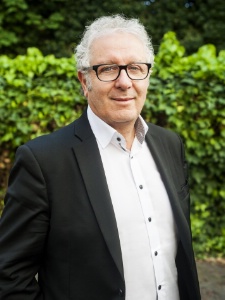 Pour Bernard Boutboul : 'Une fois les phases d'étude terminées, on peut bâtir un chiffre d'affaires prévisionnel du positionnement choisi par rapport à l'emplacement prévu.' Pour Bernard Boutboul : 'Une fois les phases d'étude terminées, on peut bâtir un chiffre d'affaires prévisionnel du positionnement choisi par rapport à l'emplacement prévu.'