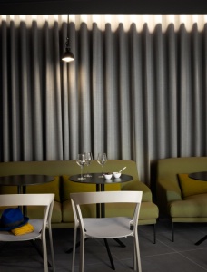 Les hôtels Okko - ici, celui de Nantes (Loire-Atlantique) – proposent une offre snacking à toute heure du jour et de la nuit. Les hôtels Okko - ici, celui de Nantes (Loire-Atlantique) – proposent une offre snacking à toute heure du jour et de la nuit.