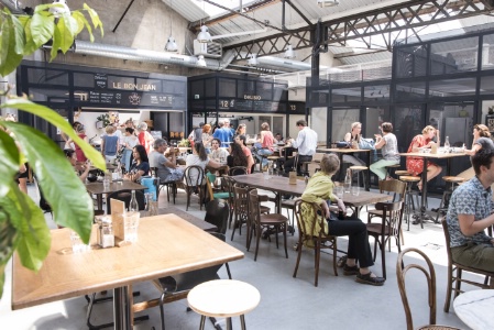 La Commune, à la fois lieu culturel et food hall, permet de tester son concept. La Commune, à la fois lieu culturel et food hall, permet de tester son concept.
