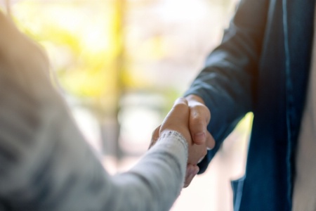 'À chaque leader libérateur de trouver son propre chemin qui tient compte de l'héritage humain, culturel et organisationnel de son entreprise. ' 'À chaque leader libérateur de trouver son propre chemin qui tient compte de l'héritage humain, culturel et organisationnel de son entreprise. '