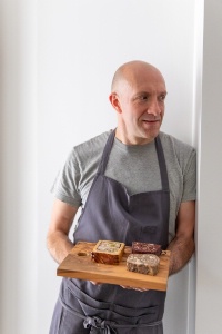 Antonin Bonnet, chef au restaurant Quinsou et propriétaire de la Boucherie Grégoire