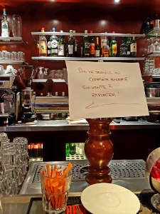 La crise sanitaire remet en question le rôle du comptoir. La crise sanitaire remet en question le rôle du comptoir.