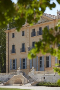 Le Château de Fonscolombe, bâtisse XVIIIe près d'Aix-en-Provence, désormais membre des Relais & Châteaux.
