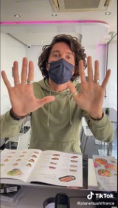 Sur TikTok, 'les vidéos sont amateures, spontanées, issues de la vraie vie', note Christine Bony-Lentulo, directrice marketing et numérique pour Planet Sushi.