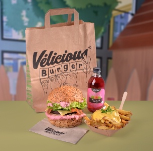 Cédric Mincato, fondateur de l'enseigne vegan Vélicious Burger, veut développer le service à emporter, pour ses clients et la visibilité.