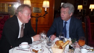 Entretien exclusif entre Jean-Marc Durand et Didier Chenet, qui nous éclairent sur le nouveau dispositif de prêt mis en place dans le cadre de la modernisation des normes hôtelières. Entretien exclusif entre Jean-Marc Durand et Didier Chenet, qui nous éclairent sur le nouveau dispositif de prêt mis en place dans le cadre de la modernisation des normes hôtelières.