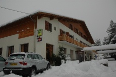 L'hôtel-restaurant Logis à Baratier. Après 1 Me d'investissement en 10 ans, il affiche 75 % de TO. Une exception dans le 05