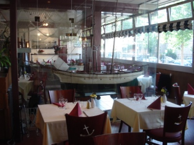 Salle de restaurant de l'Hôtel des Gens de Mer.
