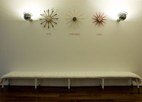Les horloges de l'entrée.