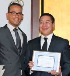 Gautier Py, président AICR Paris, aux côtés de David Yap, élève du lycée Hôtelier Guillaume Tirel et vainqueur du trophée junior.
