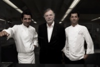 Les chefs Sylvestre Wahid, Jean-André Charial, Jonathan Wahid.