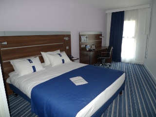 Le bleu est la couleur dominante des 120 chambres du Holiday Inn Express Saint-Charles.