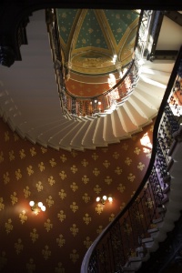 Le grand escalier de l'hôtel Renaissance St Pancras. Le grand escalier de l'hôtel Renaissance St Pancras.