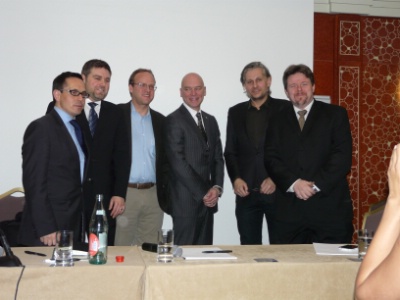 De gauche à droite : Geoffray Maugin (Sofitel), Chris Mumfort (HVS), RJ Friedlander (Review Pro), Jacques Dubois (Rezidor), Iain Ainsworth (White Line Hotels), Peter O’Connor (IMHI). De gauche à droite : Geoffray Maugin (Sofitel), Chris Mumfort (HVS), RJ Friedlander (Review Pro), Jacques Dubois (Rezidor), Iain Ainsworth (White Line Hotels), Peter O’Connor (IMHI).