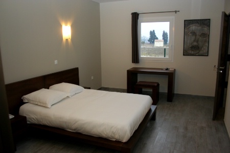 Mobilier contemporain, grande salle de bain, wifi, téléviseur écran plat : les chambres sont très soignées. Mobilier contemporain, grande salle de bain, wifi, téléviseur écran plat : les chambres sont très soignées.