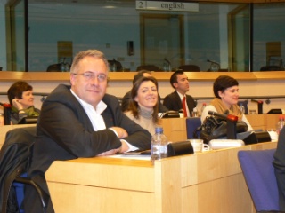 la délégation française : Laurent Duc (président des hôteliers de l'Umih), Magalie Mercier (Umih) et Céline Boyer (Synhorcat)
