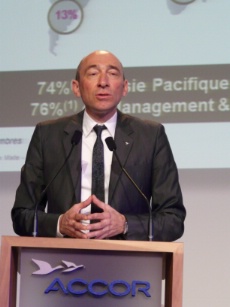 Denis Hennequin, président-directeur général, a tenu à montrer qu'il était l'homme de la situation. Denis Hennequin, président-directeur général, a tenu à montrer qu'il était l'homme de la situation.