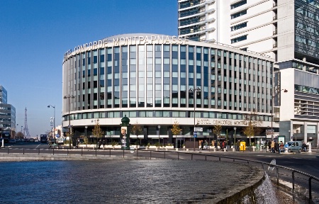 L'hôtel Concorde Montparnasse, place de Catalogne à Paris. L'hôtel Concorde Montparnasse, place de Catalogne à Paris.