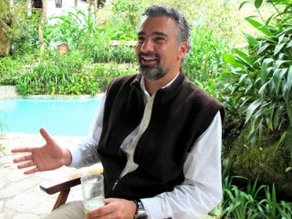 Le directeur, le Français Marc Yétérian.