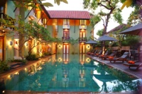 L'hôtel Harris de Tuban. L'hôtel Harris de Tuban.