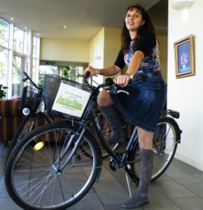 Un parc de quatre bicyclettes qui sera bientôt agrandi, avec des vélos électriques. Un parc de quatre bicyclettes qui sera bientôt agrandi, avec des vélos électriques.