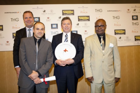 Robert Gaymer Jones, directeur général Sofitel Monde, Bruno Calabro, responsable Petits Déjeuners Sofitel Marseille Vieux-Port, Thierry Giraud, directeur d'exploitation du Sofitel Marseille Vieux Port et Ali Djoumoi, cuisinier en charge des Petits Dejeuners. Robert Gaymer Jones, directeur général Sofitel Monde, Bruno Calabro, responsable Petits Déjeuners Sofitel Marseille Vieux-Port, Thierry Giraud, directeur d'exploitation du Sofitel Marseille Vieux Port et Ali Djoumoi, cuisinier en charge des Petits Dejeuners.