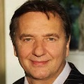 3. Raymond Blanc,chef du Manoir aux Quat'Saisons, a été nommé chevalier.
