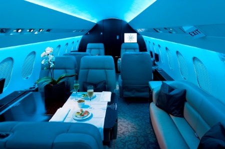 L'intérieur nuit du jet privé. L'intérieur nuit du jet privé.